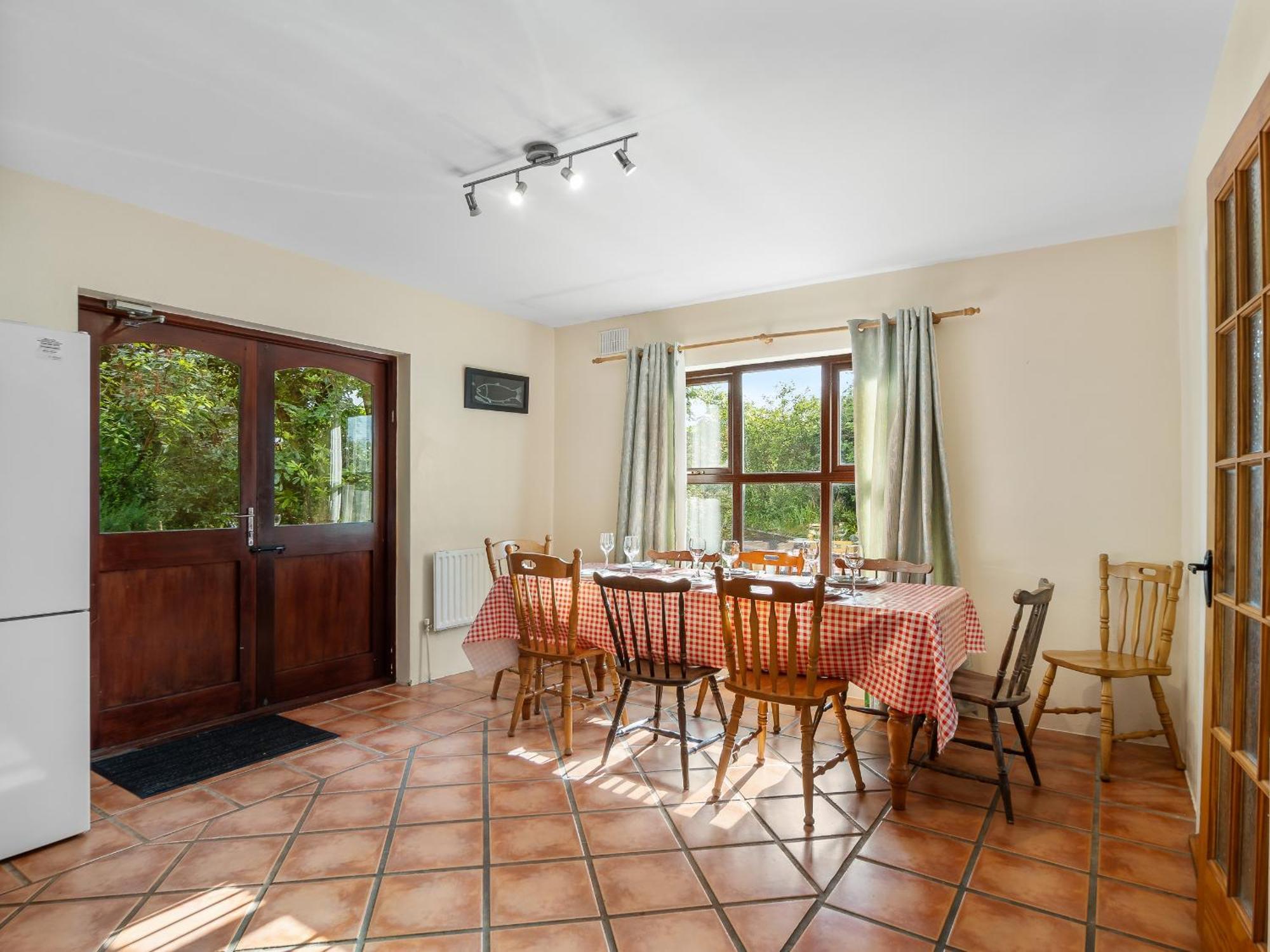 No 1 Heather Hill, Holiday home